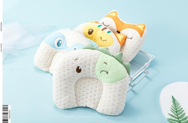 母婴用品婴儿枕头产品静物平铺拍摄 婴儿浴巾电商摄影